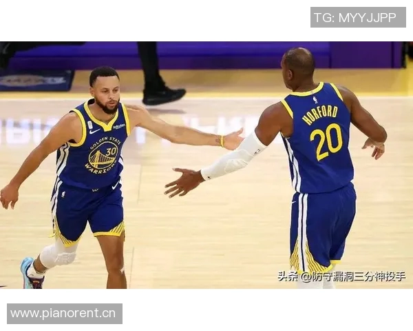 无奈之战库里22投12中三分7记独砍35分却难救勇士于水深火热之中