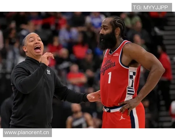 快船球员对卢缺席与保罗最终谈话表示不满引发关注 快船球员对卢缺席与保罗最终谈话表示不满引发关注